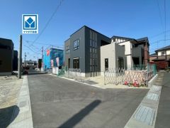 前面道路は西側約5m。