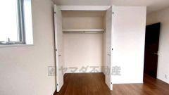 同仕様写真。クローゼット付きなので、すっきりと整理整頓でき気持ちよく過ごせますね＾＾