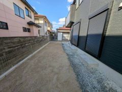 南側のお庭はリビングと和室に面しています。