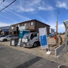 スーパーやコンビニなども近く周辺環境充実。快適でゆとりのある生活空間で新生活を始めましょう＾＾