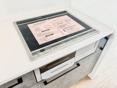 お手入れのしやすいIHクッキングヒーター。オール電化物件です。