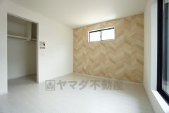 バルコニーに面していて日当たりがよく、寝室としての利用もおすすめです＾＾