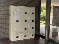 宅配ボックス。不在時でも荷物を受け取れる宅配ボックス付き。便利で清潔感があり出し入れしやすい設計なので日々の快適さが向上します＾＾