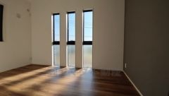 住む人のこだわりを活かす洋室。日当たりがよく、寝室としての利用もおすすめ。