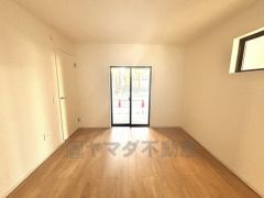 居室としてももちろん、収納や書斎、お子様のプレイスペースにも＾＾使い勝手が良さそうです＾＾