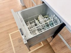 炊事時間を大幅に短縮できる食器洗浄乾燥機付き＾＾