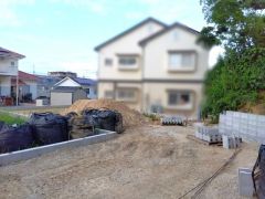 スーパーやコンビニ、ドラッグストア生活に便利な施設が徒歩圏にある住みやすい立地です＾＾