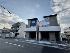 前面道路：南側約4.0ｍ東側約9.3～9.4ｍ公道