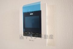 防犯性もばっちり、TVモニター付きインターホン完備。大きなモニターで玄関先を確認できます。