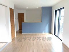 2階へも、必ずリビングを通る動線になっているので、顔を合わせる機会が増え家族団らんの間取りに＾＾