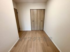 住む人のこだわりを活かす洋室＾＾広めのクローゼットもあり荷物もすっきり片付けられ、ゆとりのある暮らしが出来ます＾＾