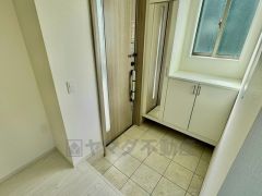 たっぷり収納できるシューズボックス付きなので、家族全員の靴がきれいに整頓できます。