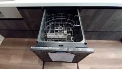 家事の時間が短縮できるフルオープンで開けやすい食器洗い乾燥機付。食事後に家族とのくつろぎタイムをしっかり取れます。