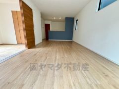 キッチンから会話が弾みそうなダイニングです。お友達や親せきをお招きするのも楽しみになりますね。