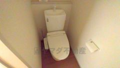 ウォシュレット付きトイレです。1階2階の2ヶ所にトイレがあるので、忙しい朝にもゆとりができますね＾＾