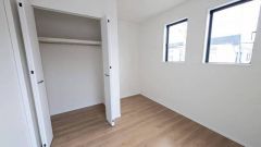住む人のこだわりを活かす洋室＾＾クローゼットもあり荷物もすっきり片付けられ、ゆとりのある暮らしが出来ます＾＾