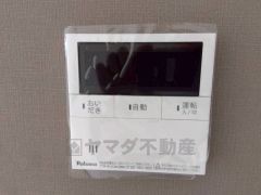 同仕様写真。温水洗浄機付トイレです。節水機能もあるので、安心して使えますね。もちろん、1階2階の2ヶ所にトイレがあるので、忙しい朝にもゆとりができますね。