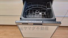 家事時間を大幅に短縮できる食器洗浄乾燥機付き＾＾食器を洗う手間が減るので家族とのコミュニケーションの時間や自分の時間が増えますね。