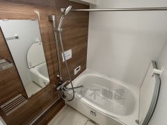 1日の疲れを癒すくつろぎのバスルーム。