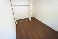 クローゼット付きなので、すっきりと整理整頓でき気持ちよく過ごせますね＾＾