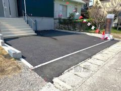 カースペースは2台分確保＾＾ご夫婦で1台ずつ所持されているご家庭も、来客時も安心ですね。 並列で駐車できるのでお車を入れ替える必要もありません＾＾