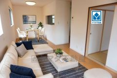 （家具はCGイメージです。）家族が集まる開放的なリビング。思い思いの時間を過ごしたり、家族みんなで食事をしたり、素敵な団らんの場になりますね＾＾