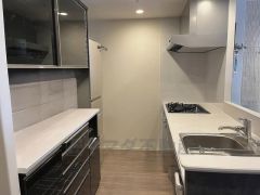 収納も、作業スペースも広々と設けられた使いやすいシステムキッチンです＾＾カウンターキッチンなので、ご家族と会話をしながら楽しくお料理ができます＾＾