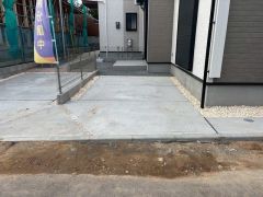 カースペースは1台分確保＾＾マイカー生活に嬉しい利便性の高い住まいです＾＾