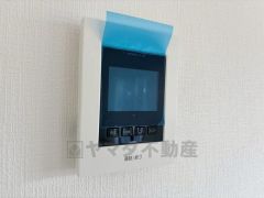 防犯性も安心のTVモニター付きインターホン装備。