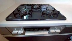 3口コンロなので、効率よく調理ができます。毎日のお料理が楽しくなりますね。