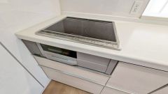 お手入れのしやすいIHクッキングヒーターです。お掃除に手間がかからない分、毎日のお料理も楽しくなりますね＾＾