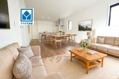 （家具はCGイメージです。）23.7帖。家族が集まる開放的なリビング。思い思いの時間を過ごしたり食事をしたり、素敵な団らんの場になりますね。 