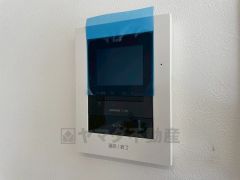 防犯性、セキュリティ対策に安心できるテレビモニター付きインターフォンです。セールスマン対策にもなり安心できます。