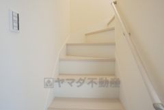 リビングスルー階段は顔を合わせる時間が増えるので、ご家族とのコミュニケーションがとりやすく距離がグッと縮まりそうですね＾＾