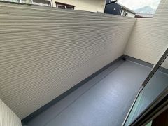 南側に面したバルコニーは日当たり良好です。お洗濯物も気持ちよく干せそうです。日光浴をしたり、星を眺めたりも良いですね^^
