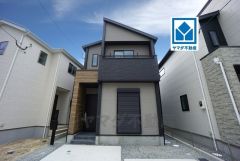 オール電化＾＾4LDK。全居室収納付き。小中学校・スーパー・コンビニ・バス停徒歩7分圏内。周辺環境充実＾＾