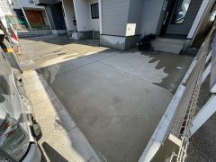 カースペースは並列2台分を確保＾(車種による)