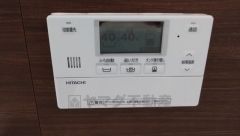 湯量・湯温の設定、そして保温までワンタッチのフルオートバス。便利な追い炊き機能付きです。