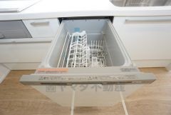 炊事時間を大幅に短縮できる食器洗浄乾燥機付き＾＾食器を洗う手間が減るので家族とのコミュニケーションの時間や自分の時間が増えますね。