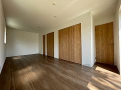 住む人のこだわりを活かす洋室。日当たりがよく、寝室としての利用もおすすめ。ライフスタイルや家族構成の変化に対しても柔軟に対応できます。
