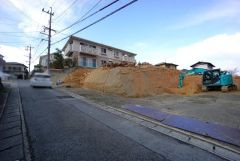 前面道路幅員：西側約4ｍ。落ち着いた住宅地＾＾