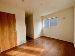 居室としてももちろん、収納や書斎、お子様のプレイスペースにも＾＾使い勝手が良さそうです＾＾