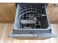 炊事時間を大幅に短縮できる食器洗浄乾燥機付き＾＾食器を洗う手間が減るので家族とのコミュニケーションの時間や自分の時間が増えますね。