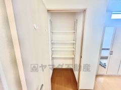 玄関ホール収納。