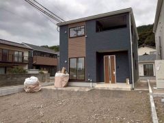 3台並列駐車OK　ご家族の車や来客用にも対応