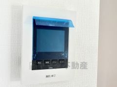 防犯性、セキュリティ対策に安心できるテレビモニター付きインターフォンです。セールスマン対策にもなり安心できます。