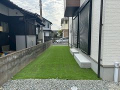 お庭付き＾＾日光浴やガーデニングはもちろん、お子さまの外遊びの場としても＾＾