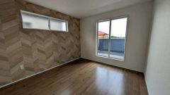 2面採光を確保した明るい室内は、風通しも良く、大変居心地の良い空間となっております。爽やかな風を感じて起きる朝は、快適生活の始まりに。