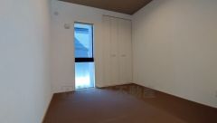 リビングからの続き間として和室をご用意しました。普段はリビングとつなげて開放的なスペースとして、来客時には客間としてお使いいただけます。