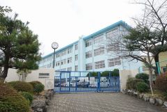 福岡市立金山小学校まで徒歩3分